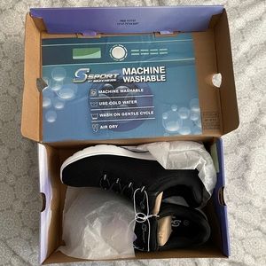 NWT Skechers shoes